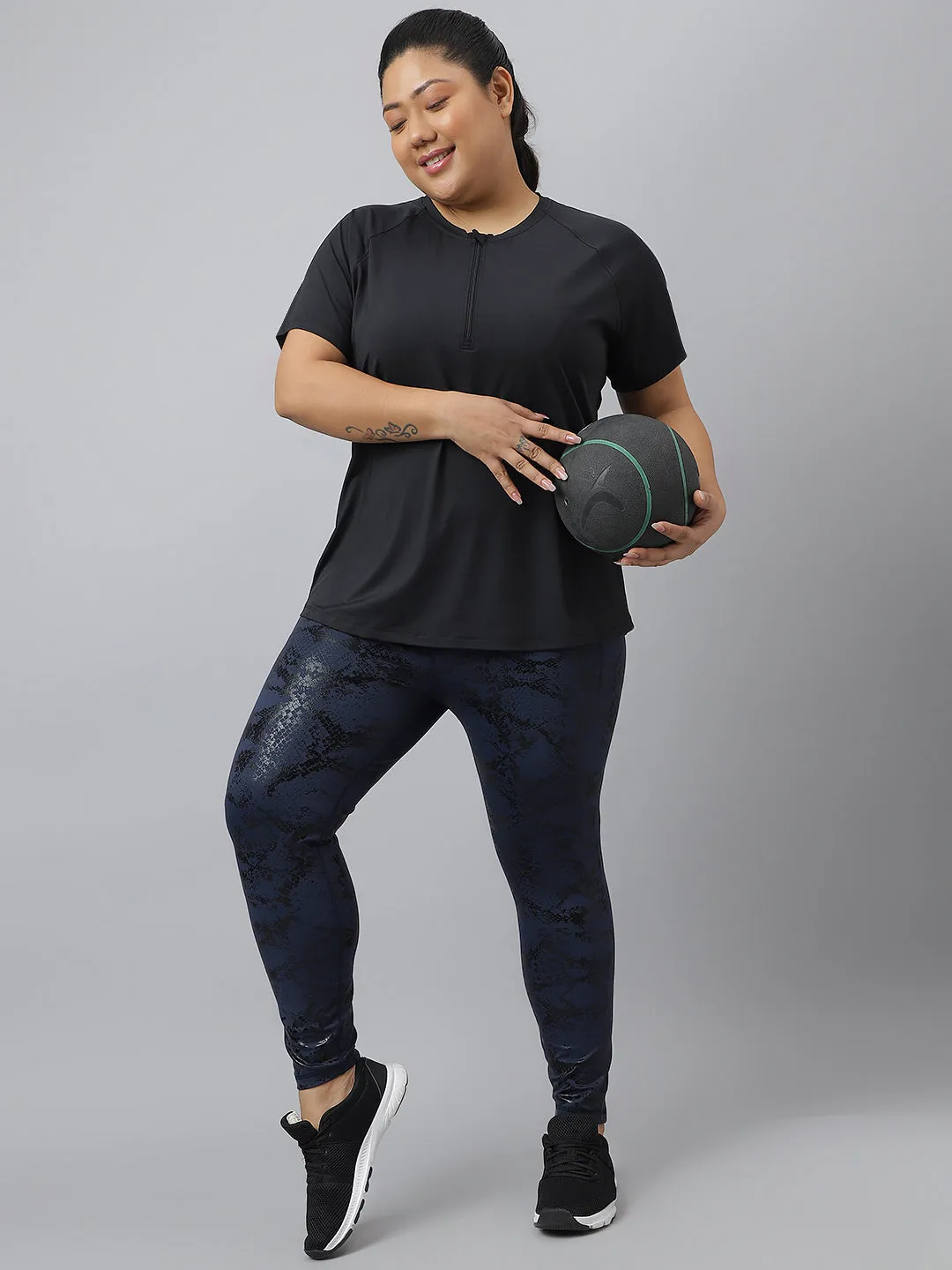 Fitkin Plus Size Black Front Zipper Short Sleeve Training Tshirt
