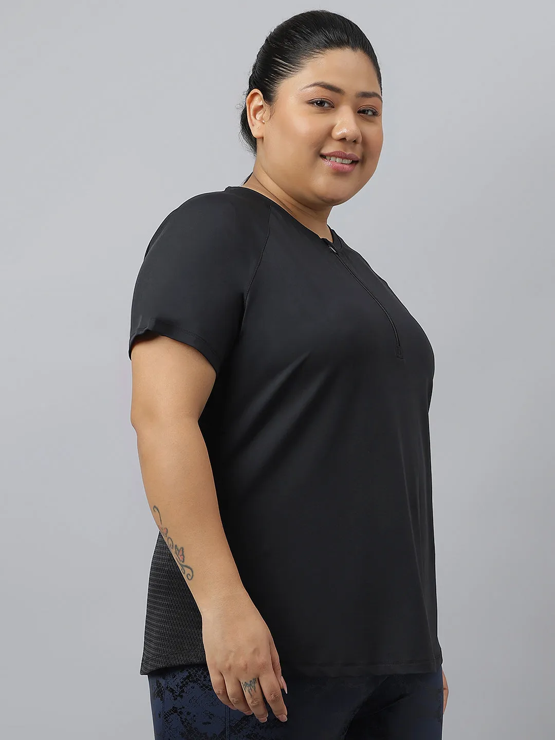 Fitkin Plus Size Black Front Zipper Short Sleeve Training Tshirt