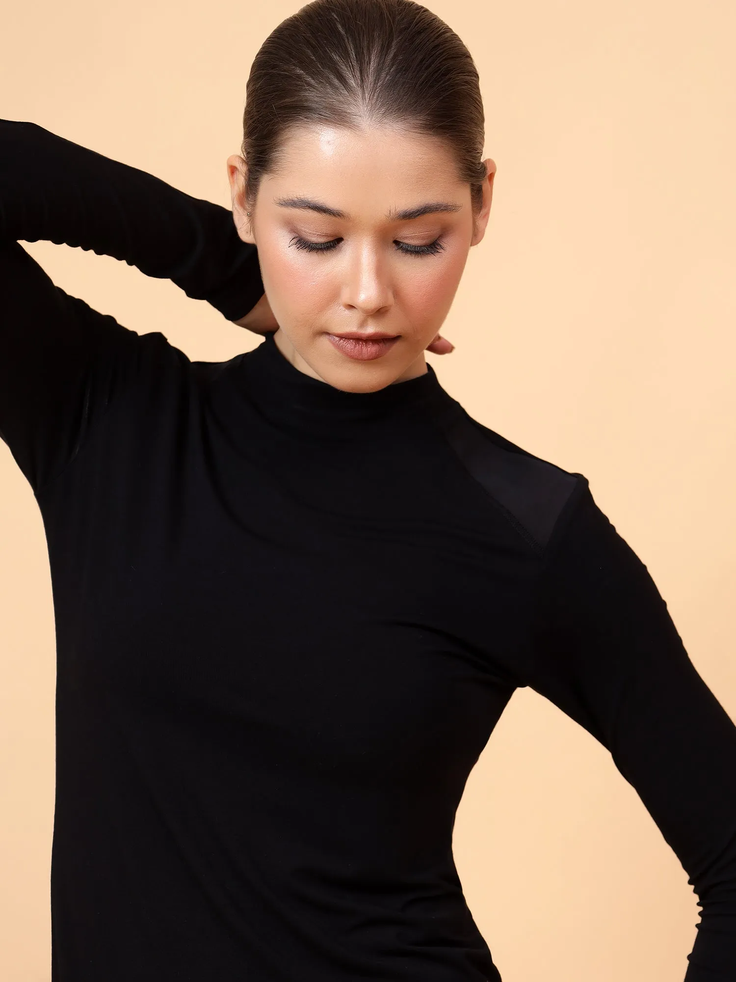 Fitkin Women Black Shoulder Net Panel Tshirt