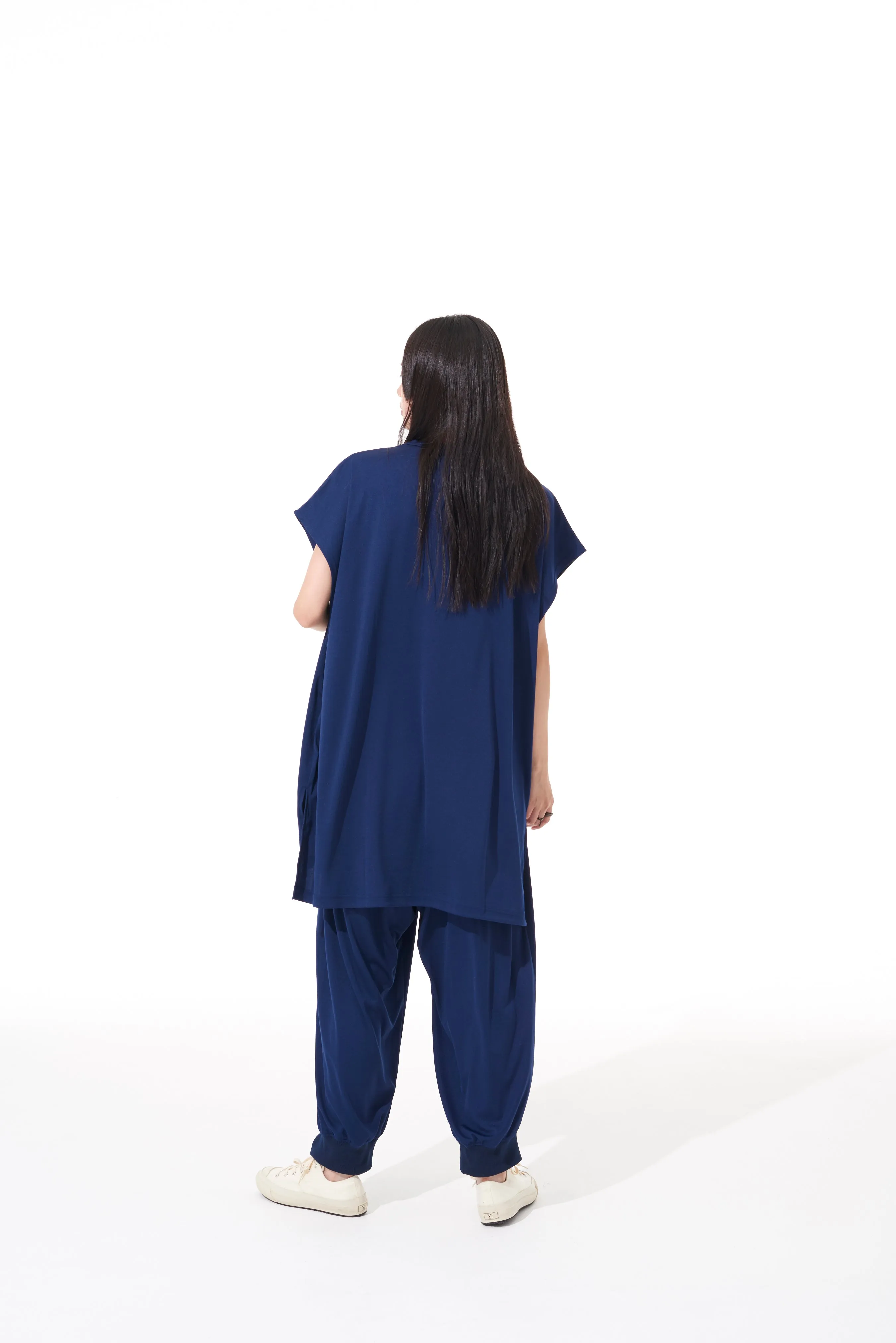 HIGH-GAUGE POLYESTER SMOOTH JERSEY  PANTS WITH RIBBED HEMS