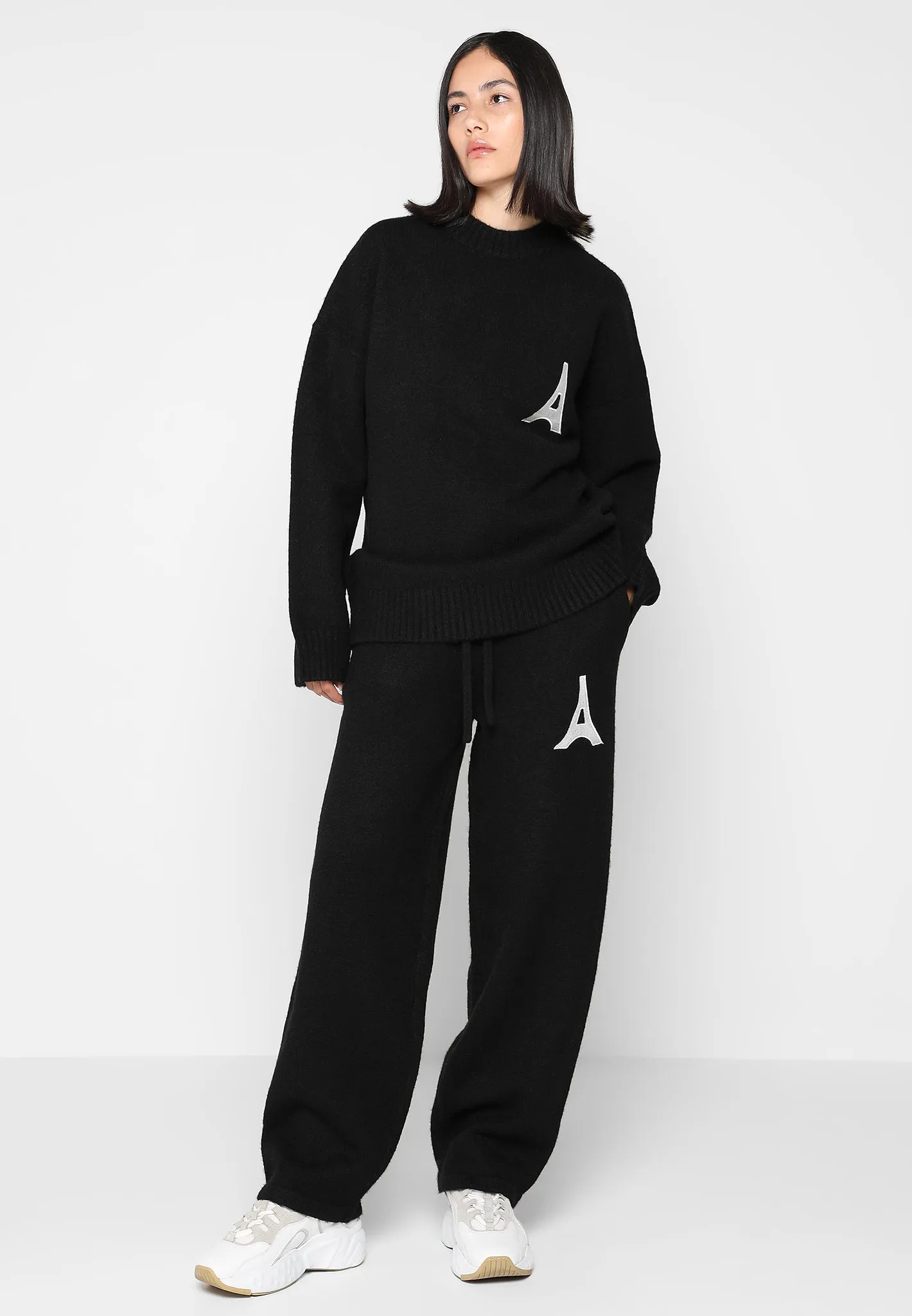 Knitted Relaxed fit Eiffel Joggers - Black
